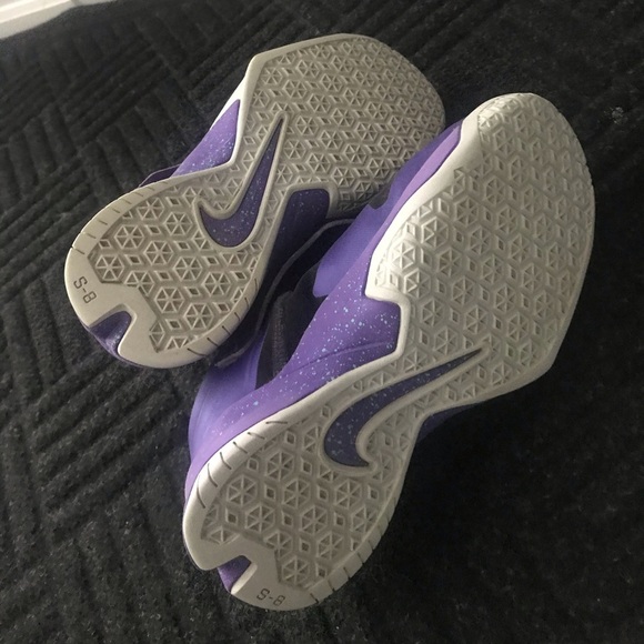 Nike Sneakers - Picture 6 of 7